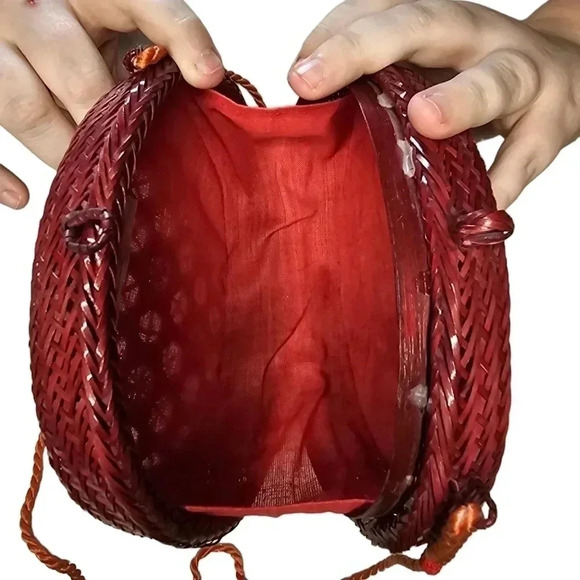 Bloomingdale's Crossbody Bag NWOT - Picture 5 of 5